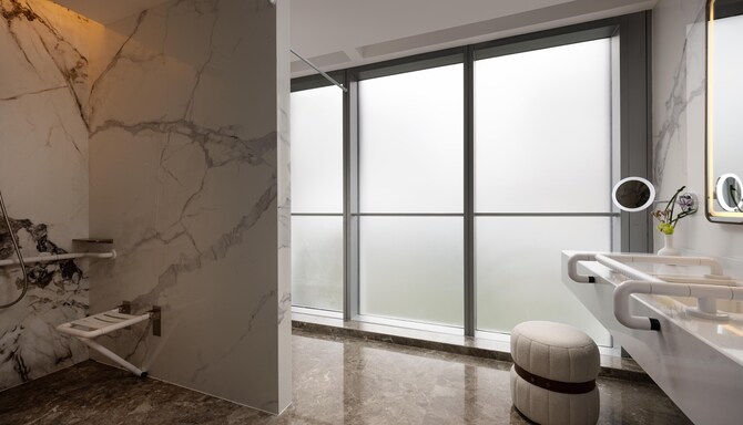 Radisson Blu Hotel, Shanghai Eastern Hub - Accessible Bathroom