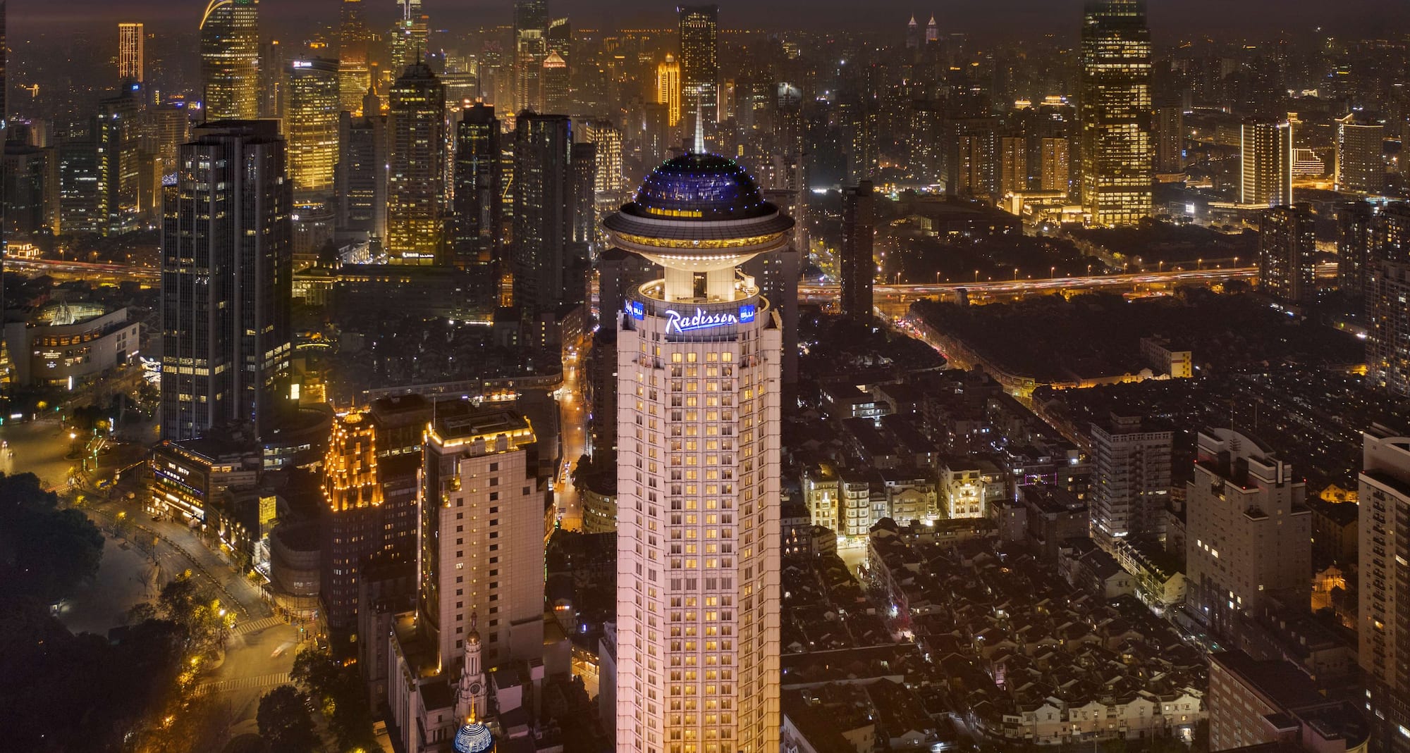 Radisson Blu Hotel, Shanghai New World - Exterior