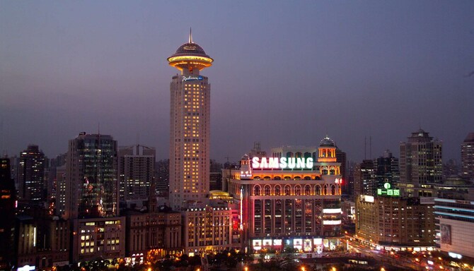 Radisson Blu Hotel Shanghai New World - Exterior