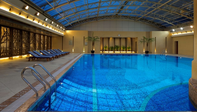 Radisson Blu Hotel Shanghai New World - Swimming Pool