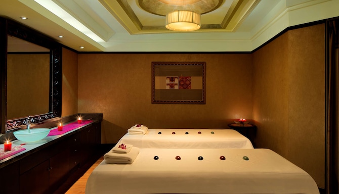 Radisson Blu Hotel, Shanghai New World - Spa