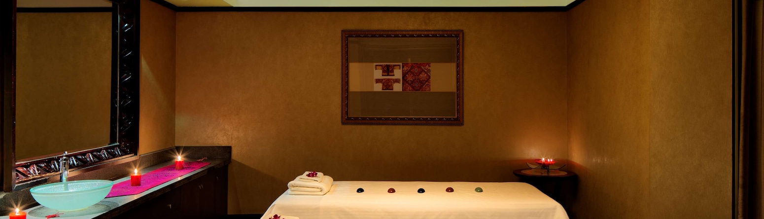 Radisson Blu Hotel, Shanghai New World - Spa