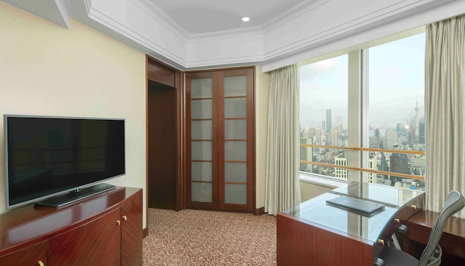 Radisson Blu Hotel, Shanghai New World - Junior Suite Living Room