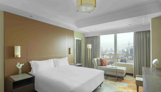 Radisson Blu Hotel, Shanghai New World - Deluxe Suite