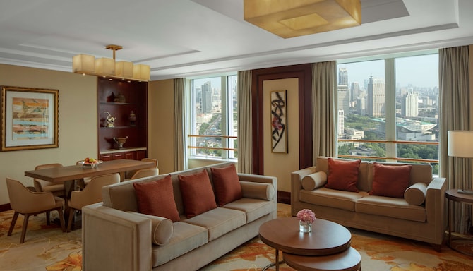 Radisson Blu Hotel, Shanghai New World - Business Class Executive Suite