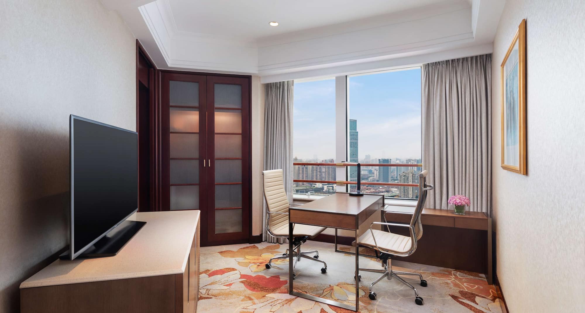 Radisson Blu Hotel, Shanghai New World - Junior Suite Living Room