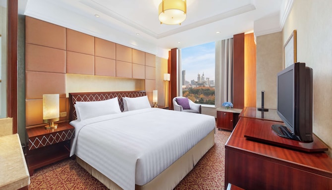 Radisson Blu Hotel, Shanghai New World - Family Suite Bedroom