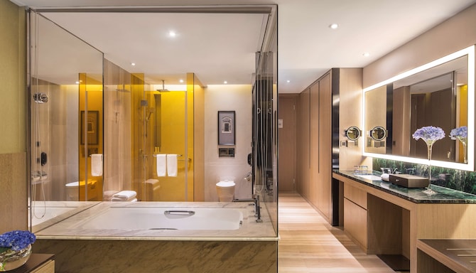 Radisson Blu Hotel, Shanghai Pudong Jinqiao - Superior Room Bathroom