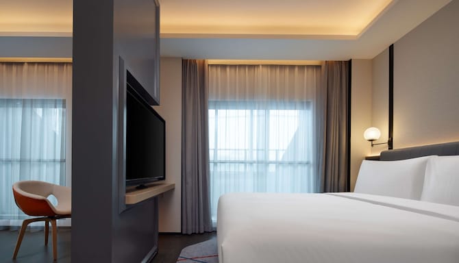 Radisson Blu Hotel, Shanghai Stadium - Standard Room King bed