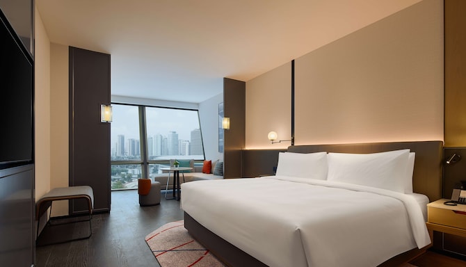 Radisson Blu Hotel, Shanghai Stadium - Deluxe Room King bed