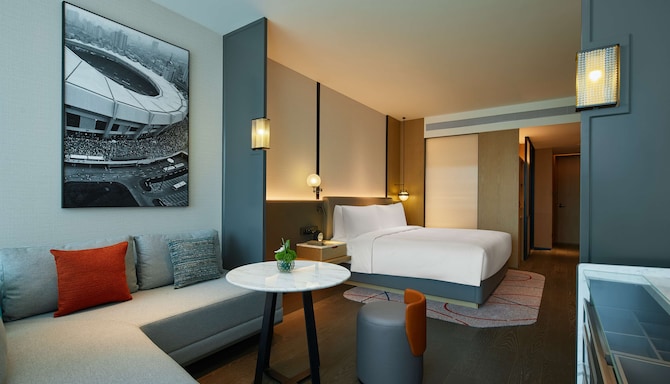 Radisson Blu Hotel, Shanghai Stadium - Deluxe Room King bed