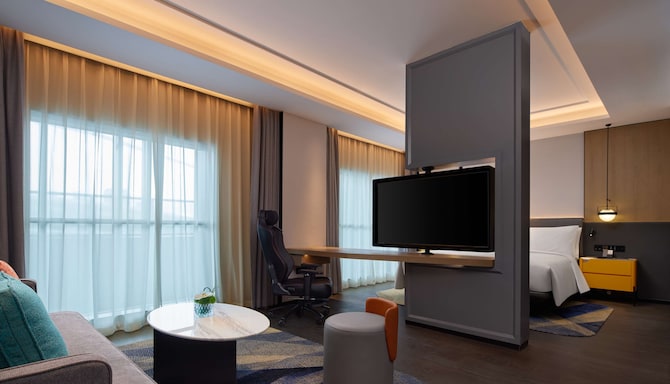 Radisson Blu Hotel, Shanghai Stadium - Standard E-Sports Room King bed
