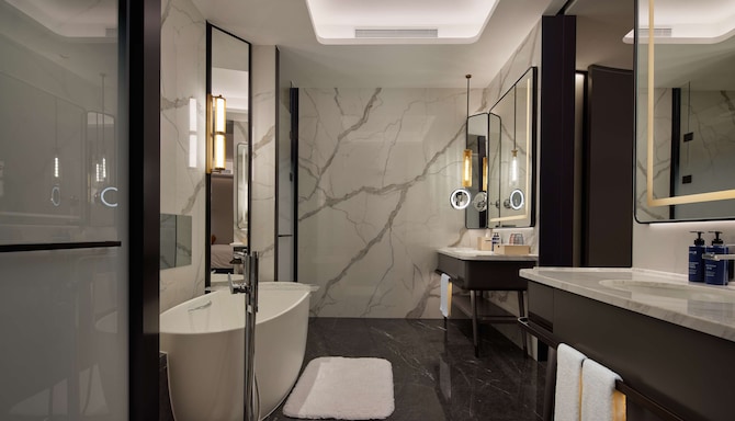 Radisson Blu Hotel, Shanghai Stadium - Presidential Suite Bathroom