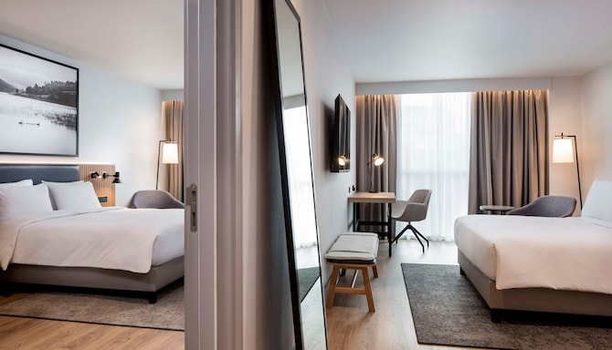 Radisson Blu Hotel, Sheffield - Family Stay - 2 connected rooms