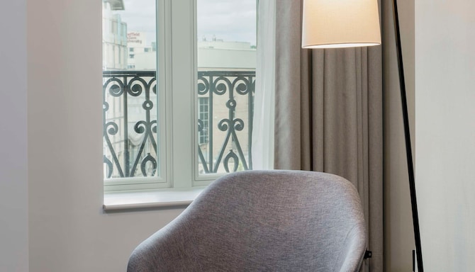 Radisson Blu Hotel, Sheffield - Superior Room with city garden view