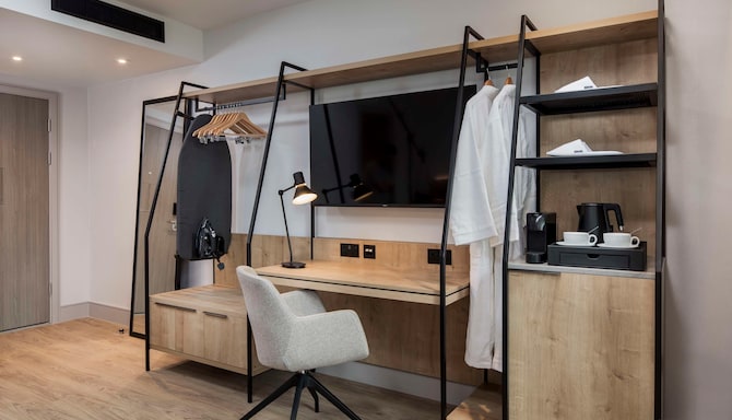 Radisson Blu Hotel, Sheffield - Premium Room with city garden view