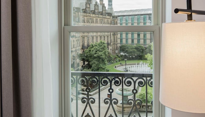 Radisson Blu Hotel, Sheffield - Premium Room with city garden view