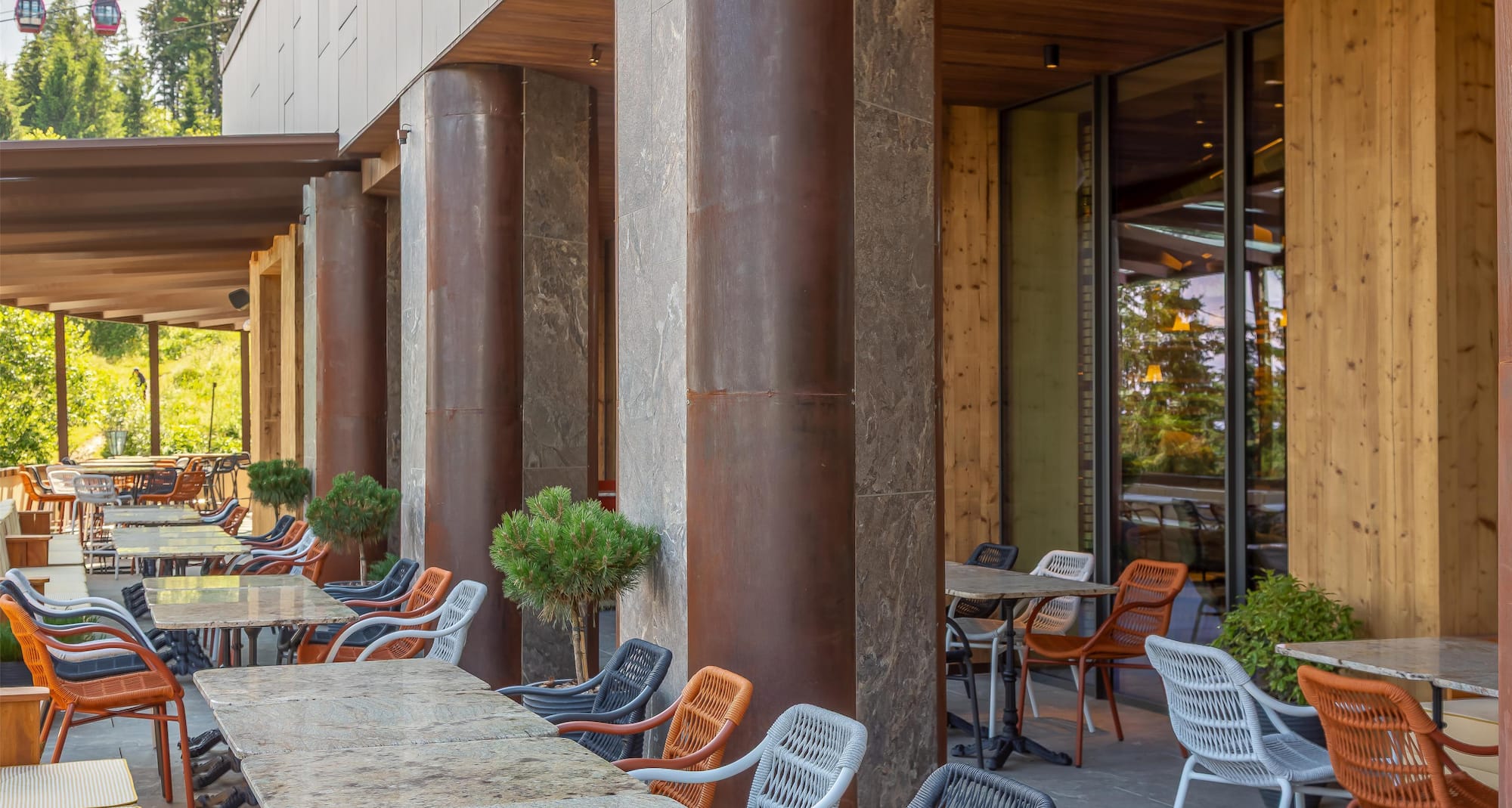 Radisson Blu Hotel, Sinaia Cota 1400 - Sfinx amp bar terrace