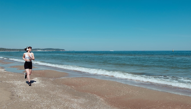 Radisson Blu Hotel, Sopot - Running by the beach