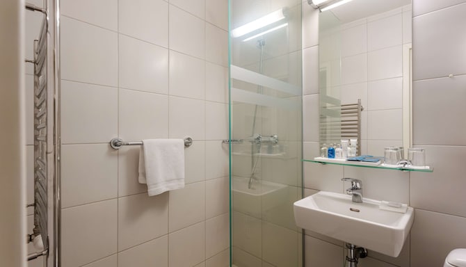 Radisson Blu Hotel & Spa, Daugava Riga - Гостевая комната с ванной