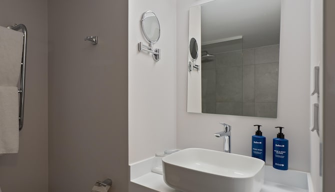 Radisson Blu Hotel & Spa, Daugava Riga - Гостевая комната с ванной