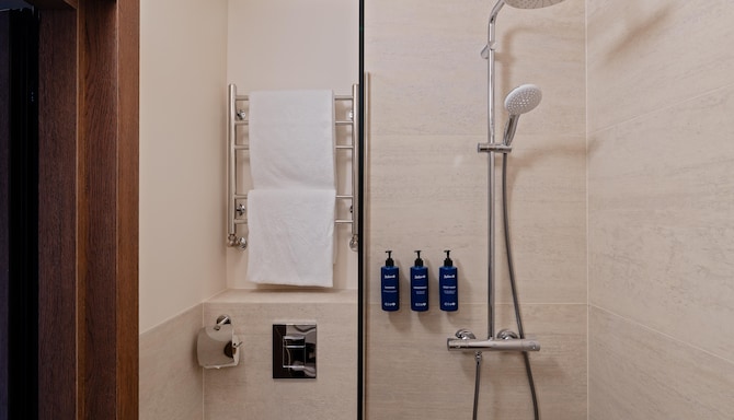 Radisson Blu Hotel & Spa, Daugava Riga - Huoneen kylpyamme