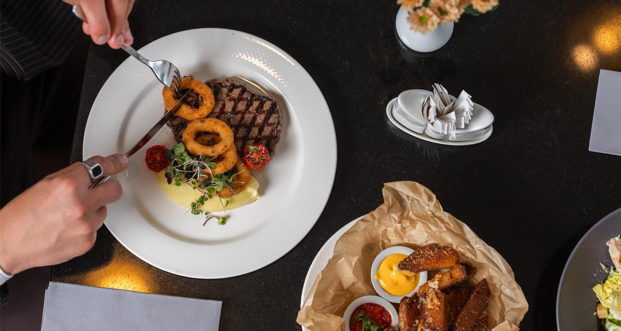 Radisson Blu Hotel and Spa, Daugava Riga - Restaurant and Bar