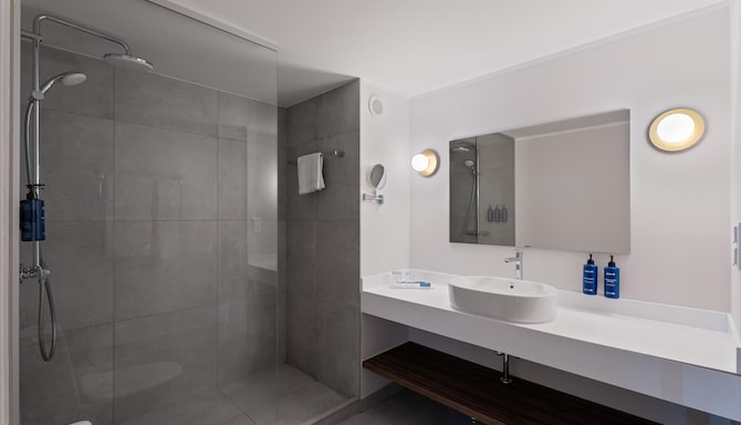 Radisson Blu Hotel & Spa, Daugava Riga - Люкс ванна