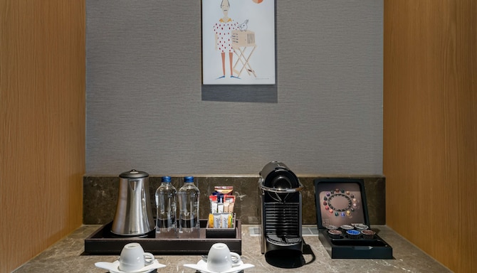 Radisson Blu Hotel & Spa, Istanbul Tuzla - Nespresso setup in room