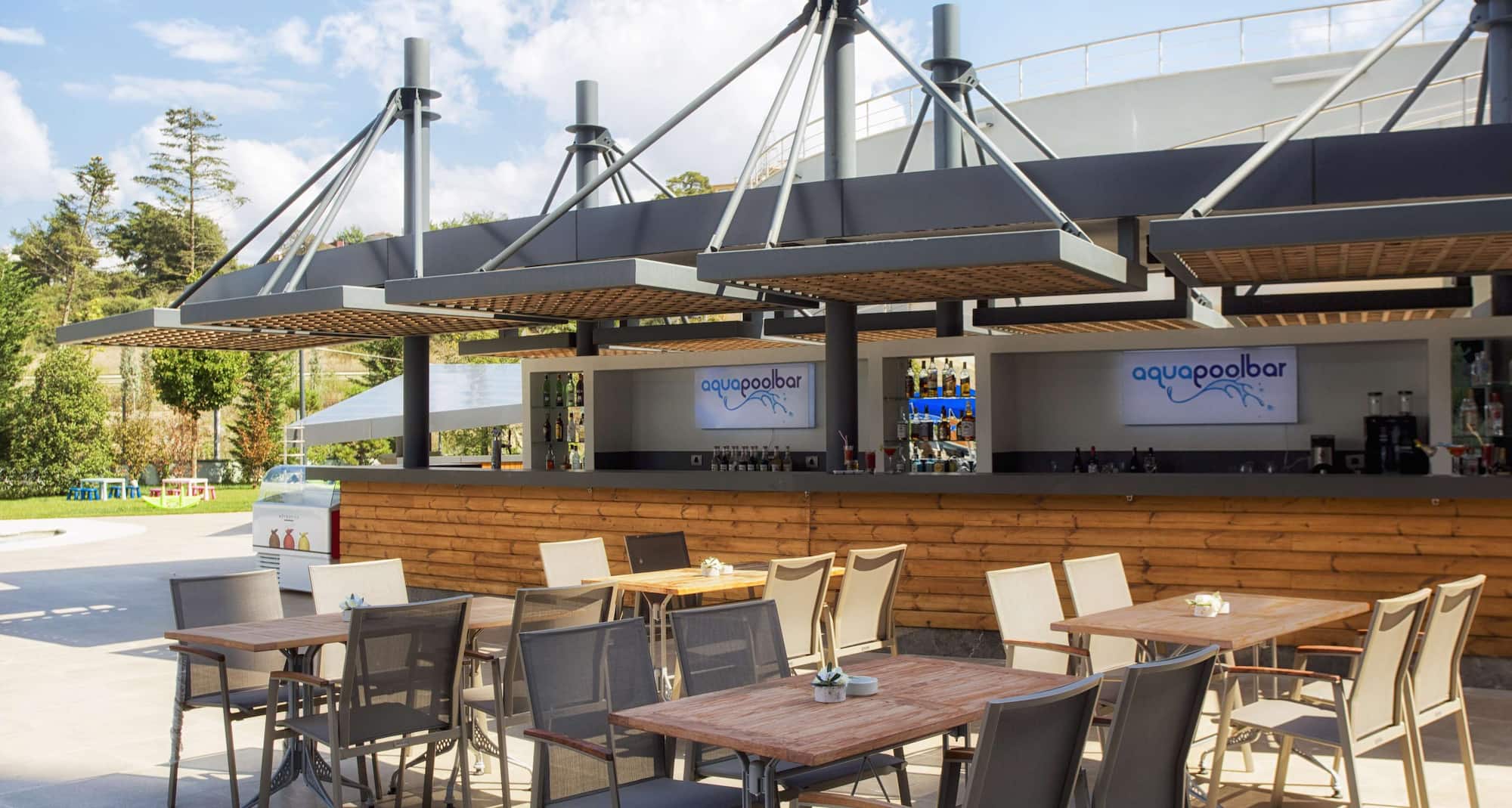 Radisson Blu Hotel & Spa, Istanbul Tuzla - 泳池景色