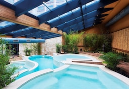 Radisson Blu Hotel & Spa, Istanbul Tuzla - гидромассажные ванны в бамбуковом саду