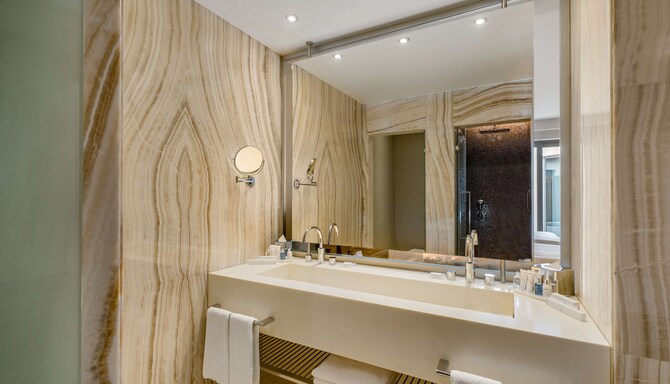 Radisson Blu Hotel & Spa, Istanbul Tuzla - Presidential Suite second bathroom