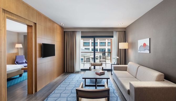 Radisson Blu Hotel & Spa, Istanbul Tuzla - Sauna Suite Living Room