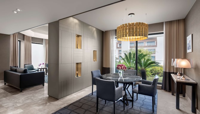 Radisson Blu Hotel & Spa, Istanbul Tuzla - Presidential Suite Living Room