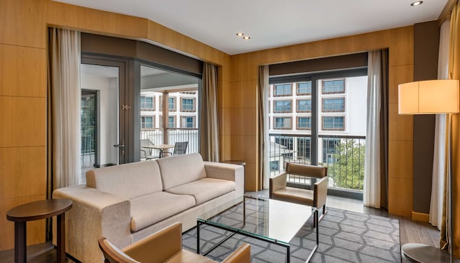 Radisson Blu Hotel & Spa, Istanbul Tuzla - Hammam Suite living room