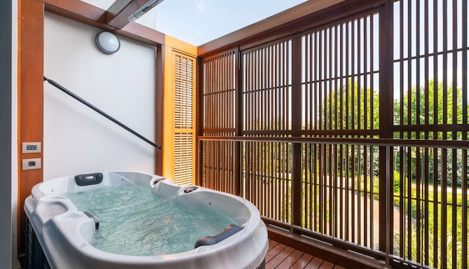 Radisson Blu Hotel & Spa, Istanbul Tuzla - Loft Suite daytime view