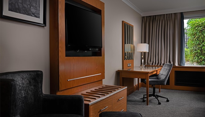 Radisson Blu Hotel & Spa, Limerick - Standard Family Room