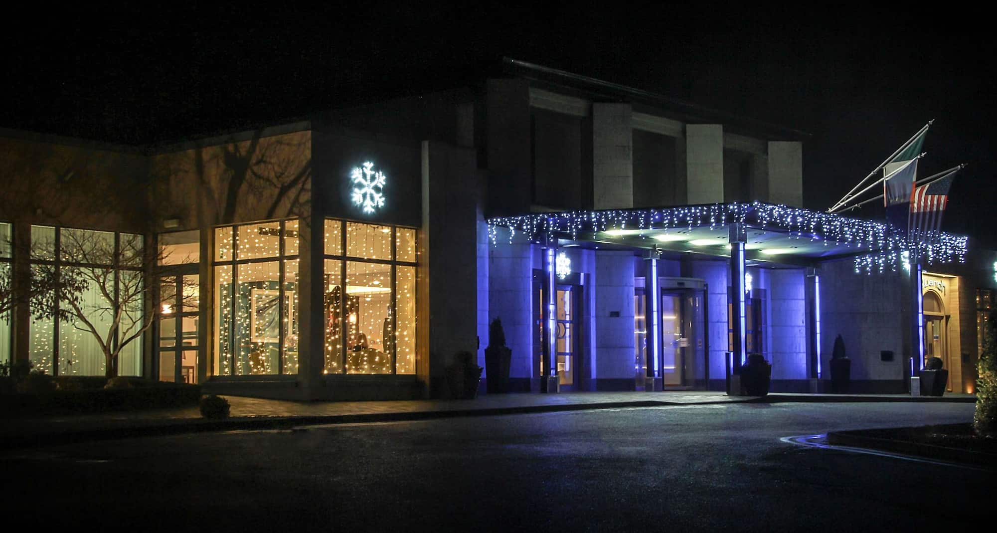 Radisson Blu Hotel and Spa, Limerick - Exterior Hotel View Christmas