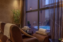 Radisson Blu Hotel and Spa, Limerick - Outdoor Hot Tub