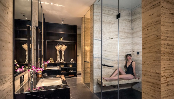 Radisson Blu Hotel and Spa, Nashik - Spa Steam room in the Couple Treatment Room