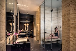 Radisson Blu Hotel and Spa, Nashik - Spa Steam room in the Couple Treatment Room