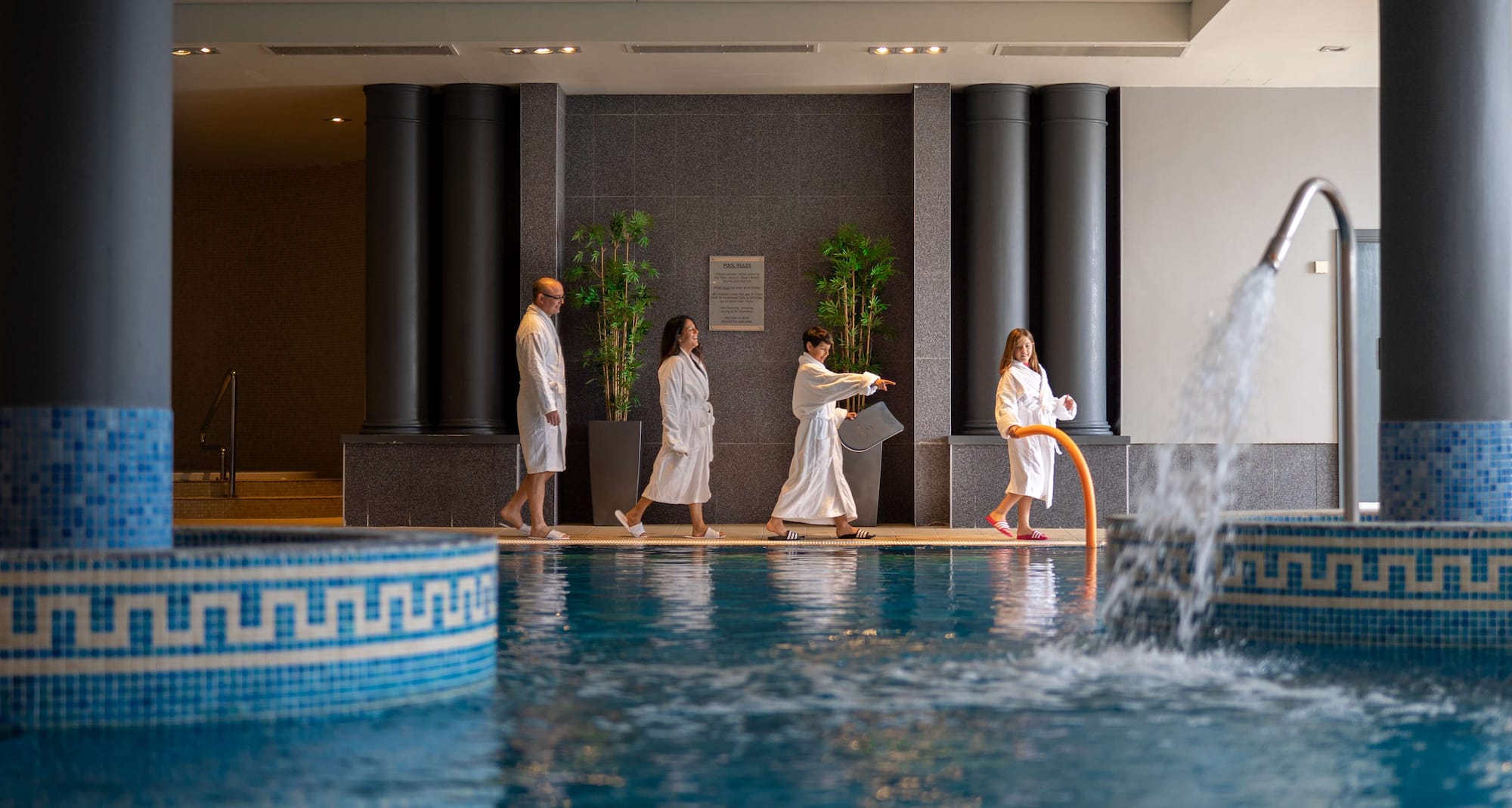 Radisson Blu Hotel & Spa, Sligo - Family at pool