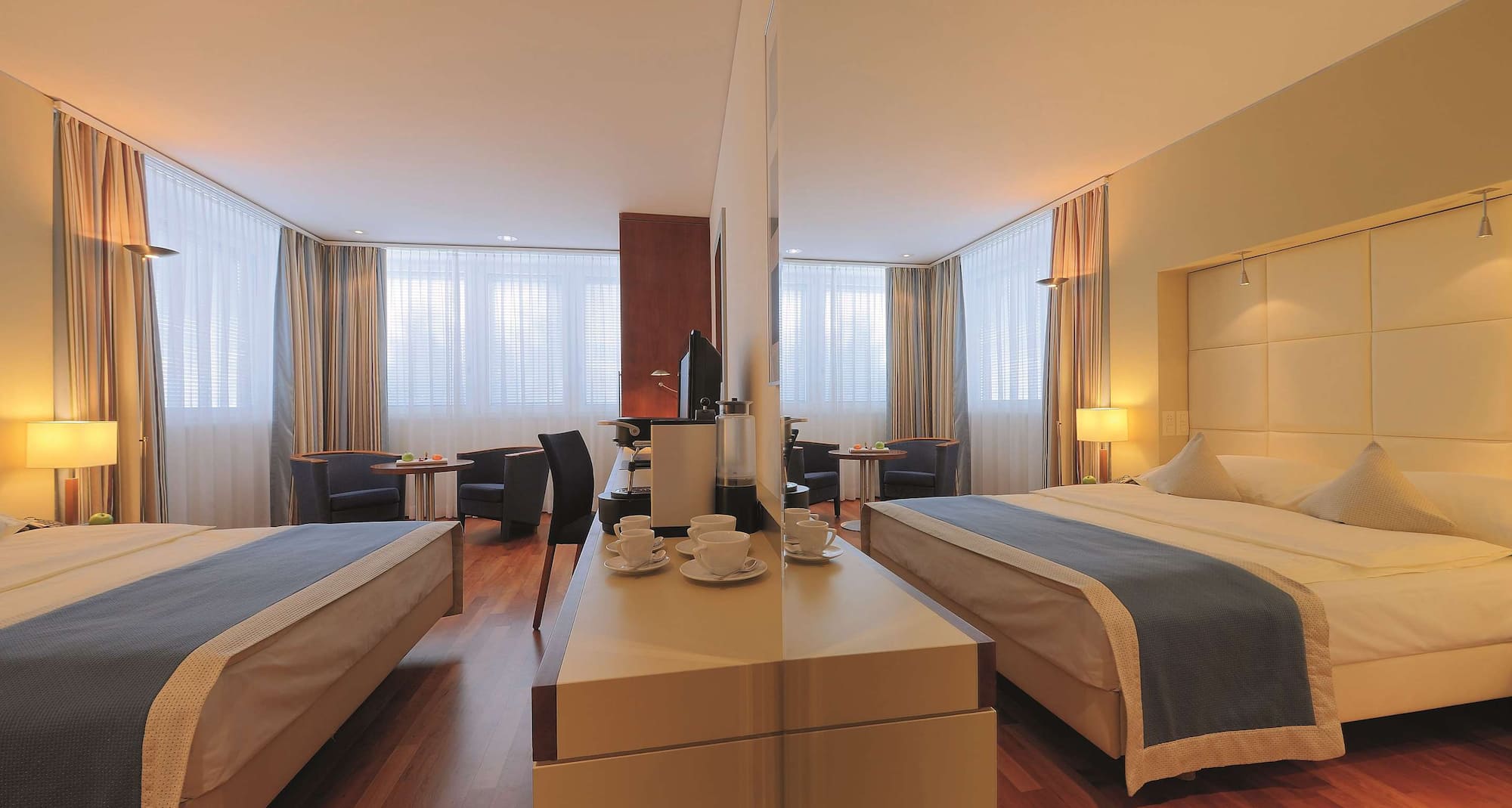 Radisson Blu Hotel, St. Gallen - Business Class Room Through the Mirror