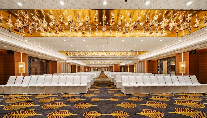 Radisson Blu Hotel and Suites GRT Chennai - Royal Ballroom