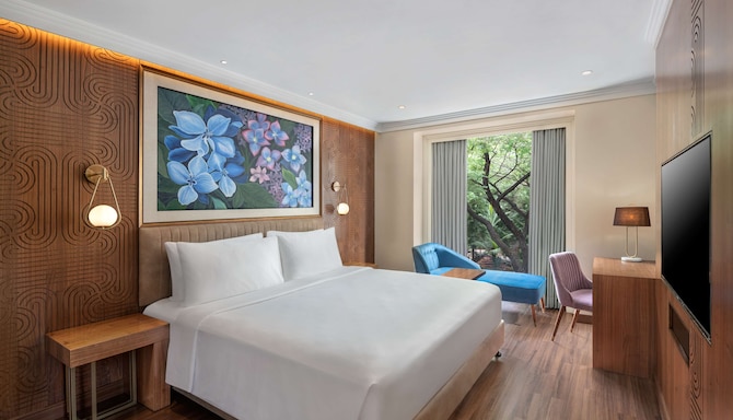 Radisson Blu Hotel & Suites GRT Chennai - Art Deco Premium Room