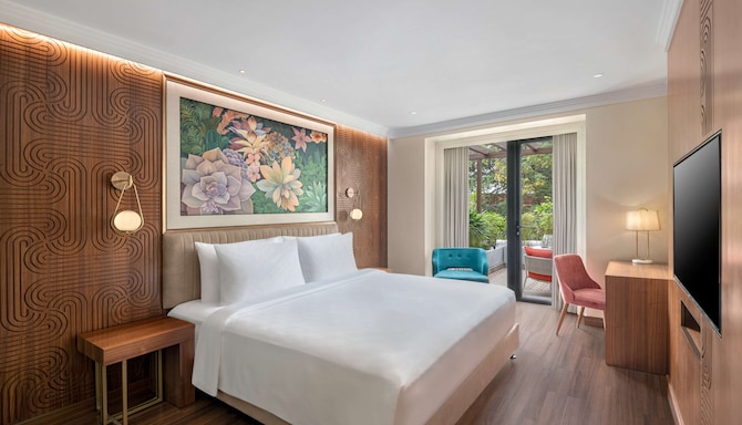 Radisson Blu Hotel & Suites GRT Chennai - Business Class Room with balcony & garden
