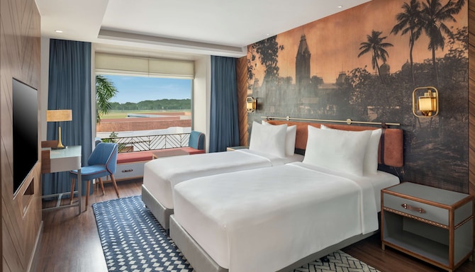 Radisson Blu Hotel & Suites GRT Chennai - Business Class Room with twin beds