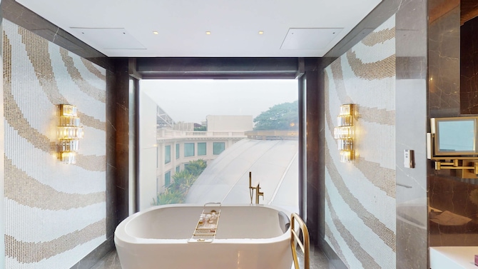 Radisson Blu Hotel & Suites GRT Chennai - Junior Suite
