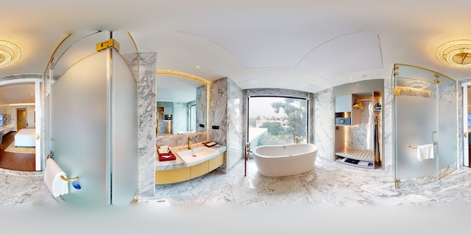 Radisson Blu Hotel & Suites GRT Chennai - Suite bathroom