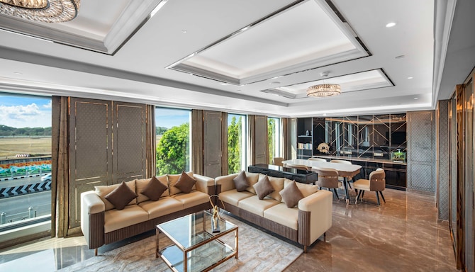 Radisson Blu Hotel & Suites GRT Chennai - Presidential Penthouse Living room